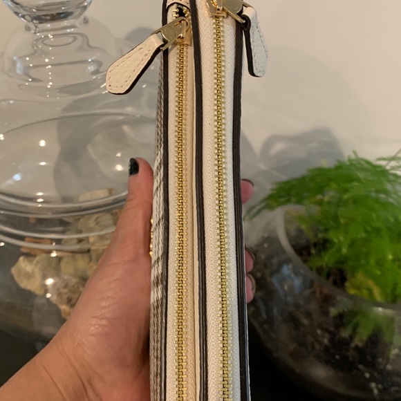 Coach Double zipped wristlet-BNWT - Picture 3 of 9